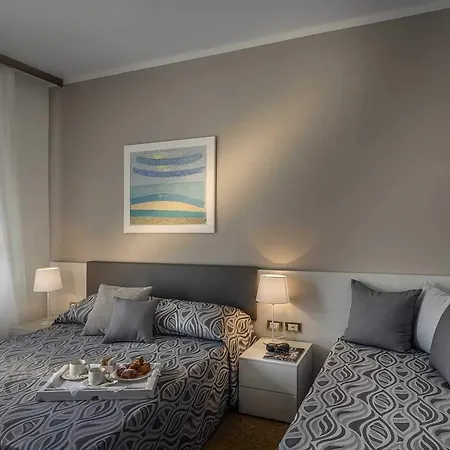 Готель Astoria 3*