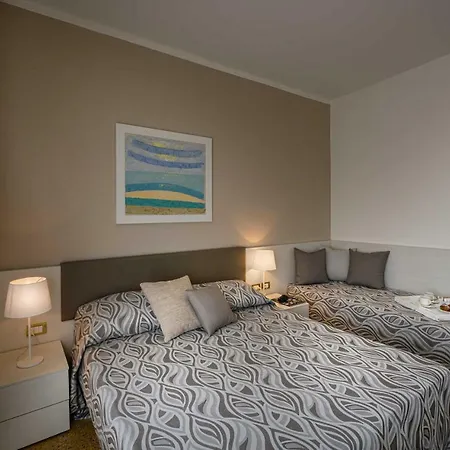 Astoria 3*
