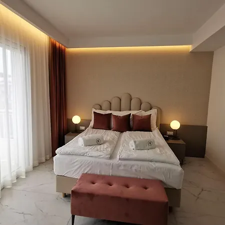 Astoria ביביונה