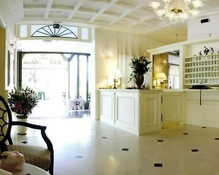 Astoria 3* ביביונה